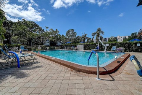 Condo in Saint Petersburg, Florida, 2 bedrooms  № 1614778 - photo 26