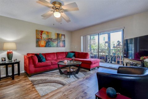 Condo in Saint Petersburg, Florida, 2 bedrooms  № 1614778 - photo 6
