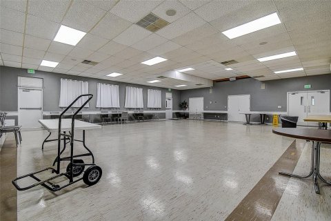 Condo in Saint Petersburg, Florida, 2 bedrooms  № 1614778 - photo 28