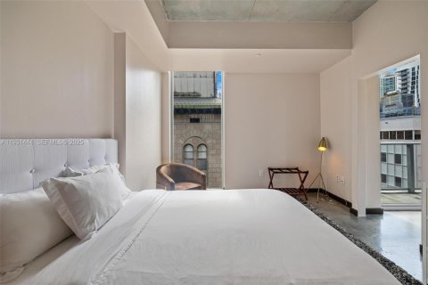 Снять в аренду кондоминиум в Майами, Флорида 2 спальни, 90.77м2, № 1990529 - фото 18