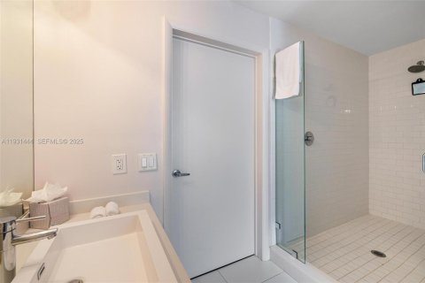 Снять в аренду кондоминиум в Майами, Флорида 2 спальни, 90.77м2, № 1990529 - фото 20