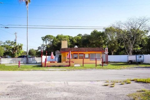 Commercial property in Vero Beach, Florida № 1765377 - photo 4