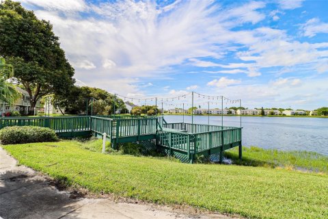 Copropriété à vendre à Oakland Park, Floride: 2 chambres, 94.76 m2 № 1950556 - photo 25
