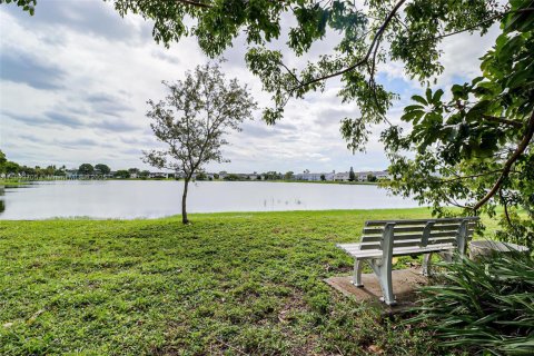 Copropriété à vendre à Oakland Park, Floride: 2 chambres, 94.76 m2 № 1950556 - photo 19