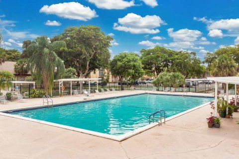 Condo in North Lauderdale, Florida, 2 bedrooms  № 1825955 - photo 24