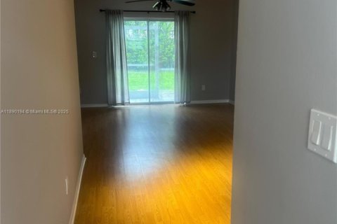 Copropriété à louer à Miami, Floride: 2 chambres, 84.73 m2 № 1946905 - photo 7
