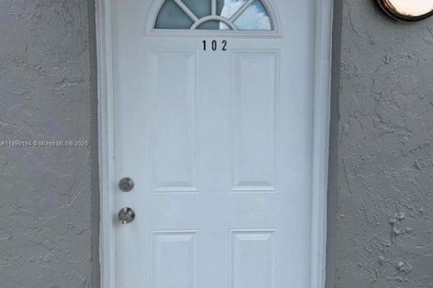 Copropriété à louer à Miami, Floride: 2 chambres, 84.73 m2 № 1946905 - photo 6
