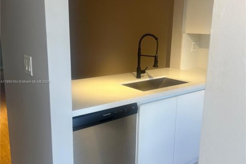 Copropriété à louer à Miami, Floride: 2 chambres, 84.73 m2 № 1946905 - photo 10