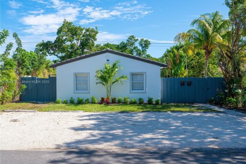 Commercial property in Fort Lauderdale, Florida 126.25 sq.m. № 1965326 - photo 1