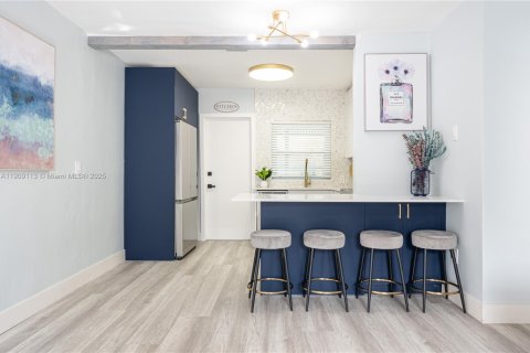 Commercial property in Fort Lauderdale, Florida 126.25 sq.m. № 1965326 - photo 13