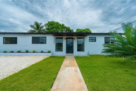 Купить виллу или дом в Майами-Гарденс, Флорида 4 спальни, 134.8м2, № 1977666 - фото 28