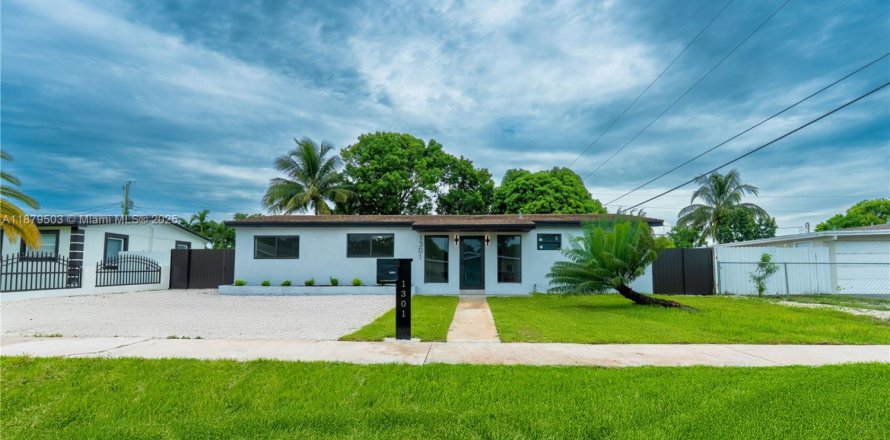 Дом в Майами-Гарденс, Флорида 4 спальни, 134.8м2 № 1977666