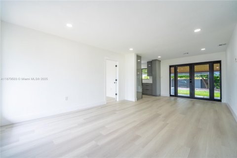 Купить виллу или дом в Майами-Гарденс, Флорида 4 спальни, 134.8м2, № 1977666 - фото 22