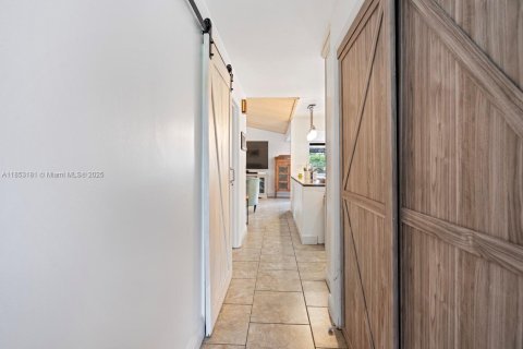 House in Plantation, Florida 4 bedrooms, 212.56 sq.m. № 1872326 - photo 20