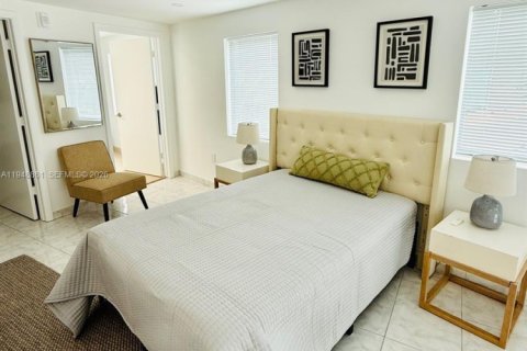 Condo in Miami Beach, Florida, 2 bedrooms  № 2153001 - photo 15