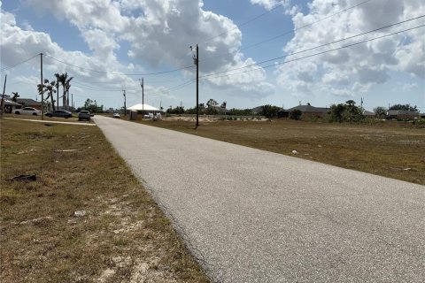 Land in Cape Coral, Florida № 362971 - photo 3