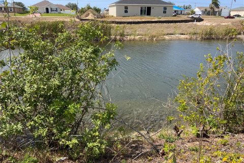 Land in Cape Coral, Florida № 362971 - photo 6