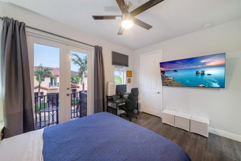 Townhouse in Coconut Creek, Florida 3 bedrooms, 122.26 sq.m. № 2431362 - photo 18