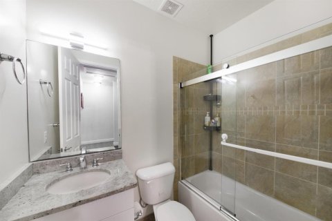 Townhouse in Coconut Creek, Florida 3 bedrooms, 122.26 sq.m. № 2431362 - photo 21