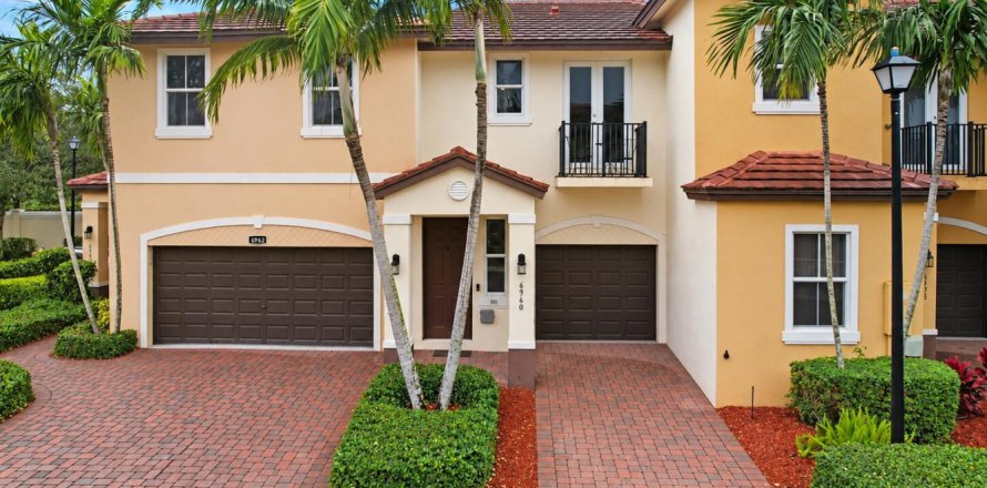 Townhouse in Coconut Creek, Florida 3 bedrooms, 122.26 sq.m. № 2431362