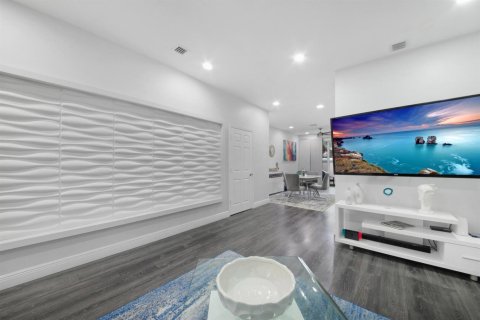 Townhouse in Coconut Creek, Florida 3 bedrooms, 122.26 sq.m. № 2431362 - photo 5
