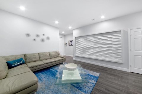 Townhouse in Coconut Creek, Florida 3 bedrooms, 122.26 sq.m. № 2431362 - photo 4