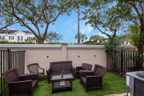 Townhouse in Coconut Creek, Florida 3 bedrooms, 122.26 sq.m. № 2431362 - photo 16