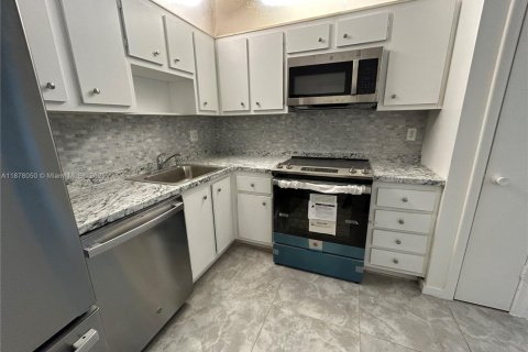 Copropriété à vendre à Lauderhill, Floride: 1 chambre, 86.21 m2 № 1981420 - photo 3