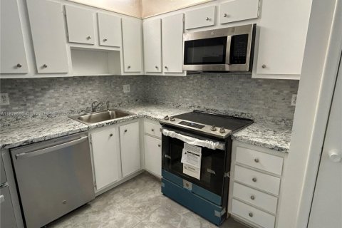 Copropriété à vendre à Lauderhill, Floride: 1 chambre, 86.21 m2 № 1981420 - photo 2