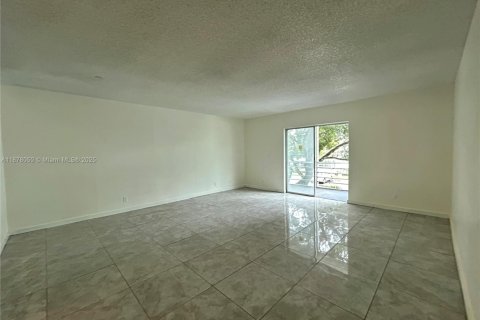 Copropriété à vendre à Lauderhill, Floride: 1 chambre, 86.21 m2 № 1981420 - photo 6