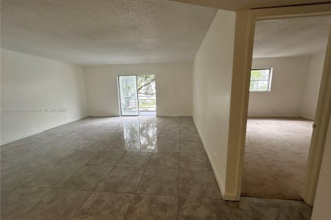 Copropriété à vendre à Lauderhill, Floride: 1 chambre, 86.21 m2 № 1981420 - photo 15