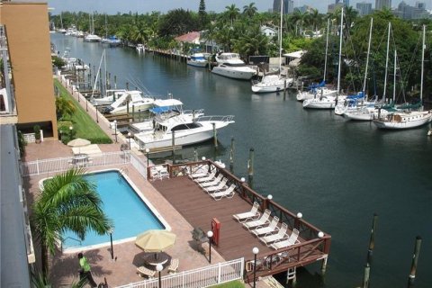 Condominio en alquiler en Fort Lauderdale, Florida, 2 dormitorios, 78.04 m2 № 2260152 - foto 11