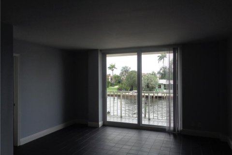 Condominio en alquiler en Fort Lauderdale, Florida, 2 dormitorios, 78.04 m2 № 2260152 - foto 7