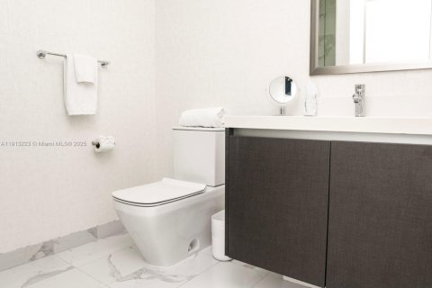 Condominio en venta en Miami, Florida, 3 dormitorios, 203.27 m2 № 2185828 - foto 16