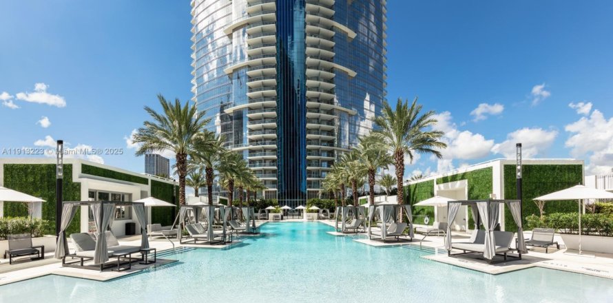 Condominio en Miami, Florida, 3 dormitorios № 2185828