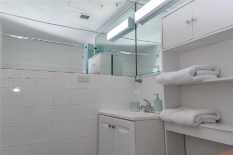 Купить кондоминиум в Майами-Бич, Флорида 1 спальня, 67.08м2, № 1962226 - фото 25