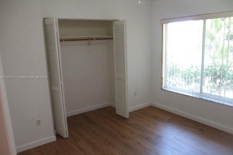 House in Miami, Florida 4 bedrooms, 95.22 sq.m. № 1874495 - photo 22