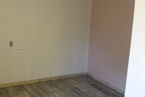 House in Miami, Florida 4 bedrooms, 95.22 sq.m. № 1874495 - photo 30