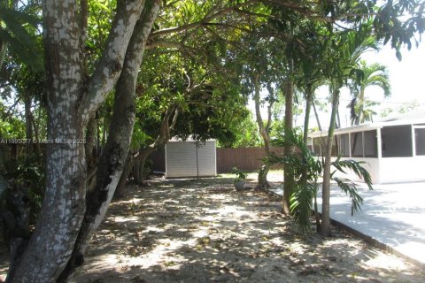 House in Miami, Florida 4 bedrooms, 95.22 sq.m. № 1874495 - photo 14