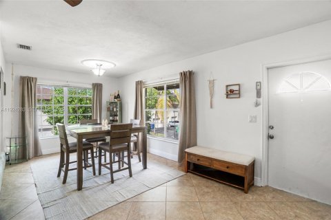 Купить таунхаус в Майами, Флорида 2 спальни, 98.2м2, № 1983504 - фото 5