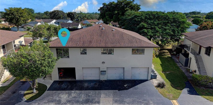 Таунхаус в Майами, Флорида 2 спальни, 98.2м2 № 1983504