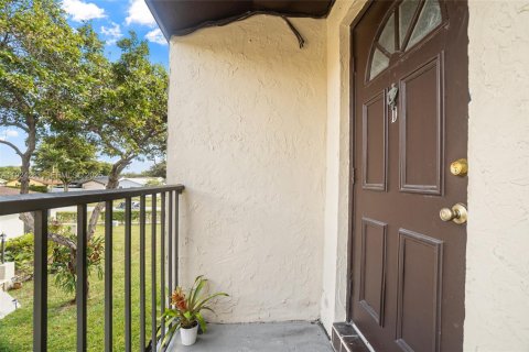 Купить таунхаус в Майами, Флорида 2 спальни, 98.2м2, № 1983504 - фото 2