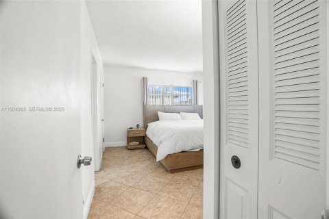 Купить таунхаус в Майами, Флорида 2 спальни, 98.2м2, № 1983504 - фото 13