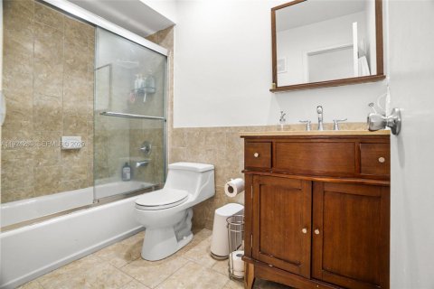 Купить таунхаус в Майами, Флорида 2 спальни, 98.2м2, № 1983504 - фото 14