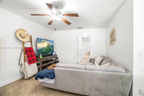 Купить таунхаус в Майами, Флорида 2 спальни, 98.2м2, № 1983504 - фото 9