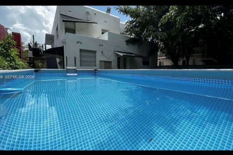 Villa ou maison à louer à Miami, Floride: 3 chambres, 227.61 m2 № 2048386 - photo 10