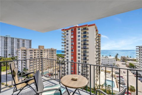 Condo in Hollywood, Florida, 1 bedroom  № 1726920 - photo 3
