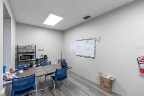 Immobilier commercial à vendre à Zephyrhills, Floride: 718.41 m2 № 1441299 - photo 22