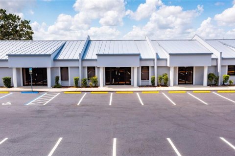 Immobilier commercial à vendre à Zephyrhills, Floride: 718.41 m2 № 1441299 - photo 12