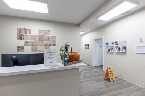 Propiedad comercial en venta en Zephyrhills, Florida, 718.41 m2 № 1441299 - foto 24